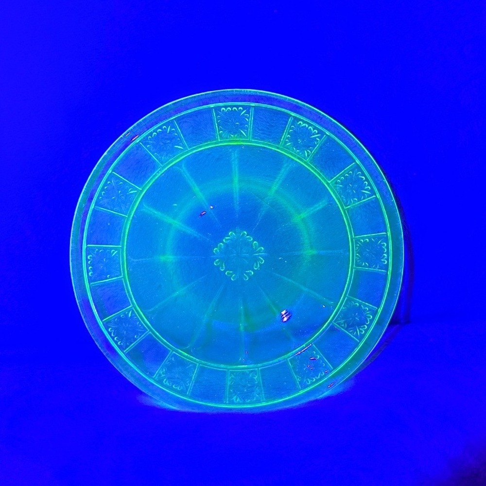 Vintage Jeanette Glass Co Doric Pattern Green Depression Uranium 5.75" Saucer